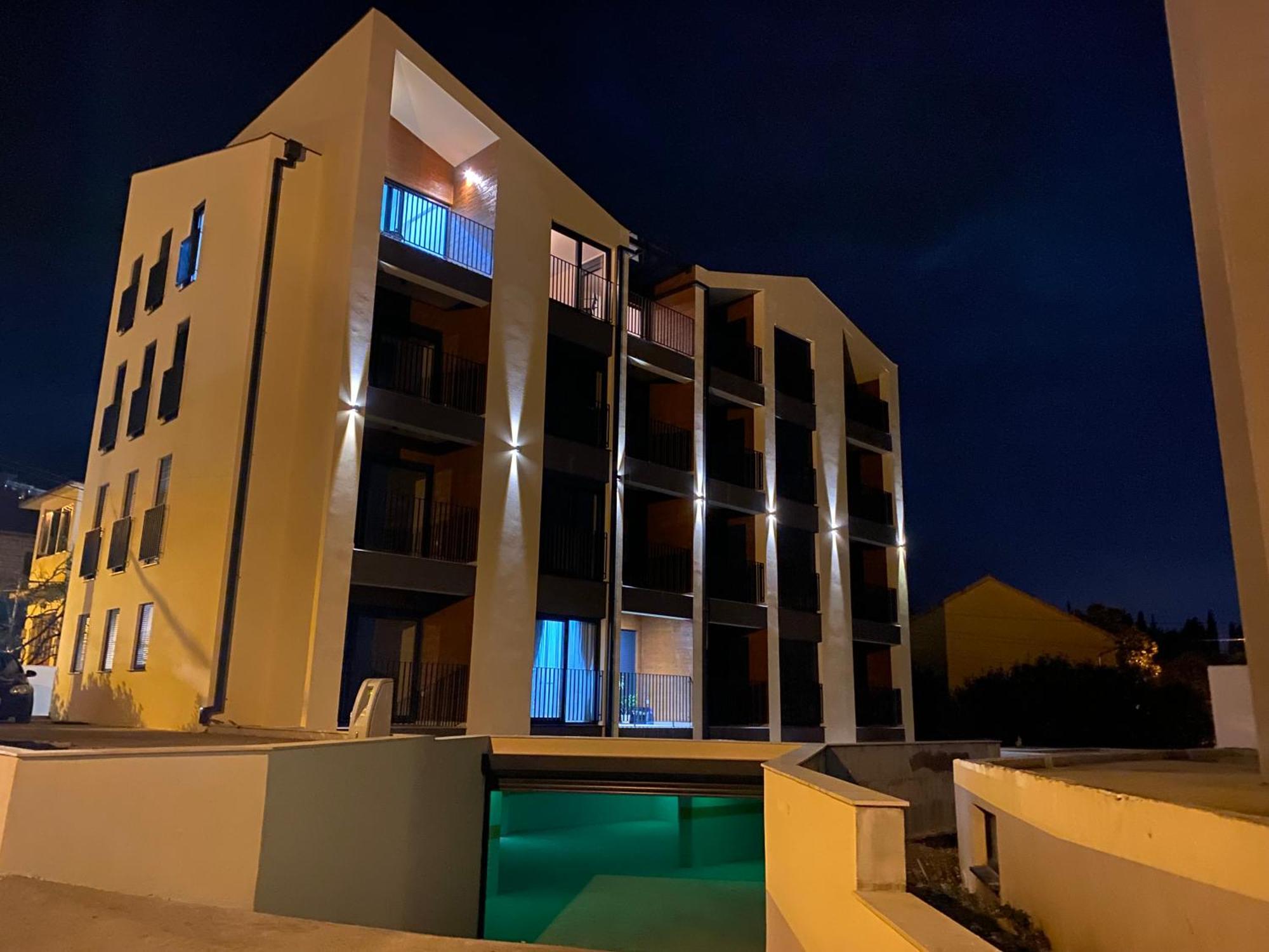 Fides Stylish Apartments Tivat With Pool Luaran gambar
